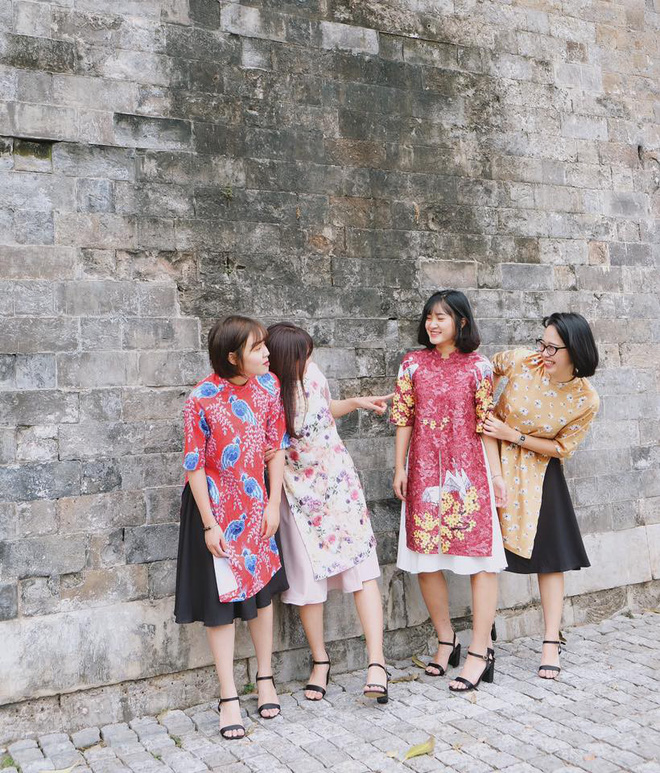 Chuẩn bị Tết tây, rục rịch Tết ta, loạt thương hiệu Việt đã tung các thiết kế áo dài duyên dáng đốn tim các nàng Chuẩn bị Tết tây, rục rịch Tết ta, loạt thương hiệu Việt đã tung các thiết kế áo dài duyên dáng đốn tim các nàng