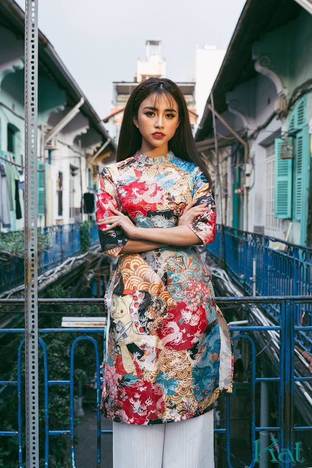 Chuẩn bị Tết tây, rục rịch Tết ta, loạt thương hiệu Việt đã tung các thiết kế áo dài duyên dáng đốn tim các nàng Chuẩn bị Tết tây, rục rịch Tết ta, loạt thương hiệu Việt đã tung các thiết kế áo dài duyên dáng đốn tim các nàng