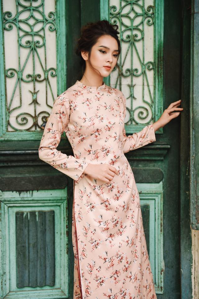 Chuẩn bị Tết tây, rục rịch Tết ta, loạt thương hiệu Việt đã tung các thiết kế áo dài duyên dáng đốn tim các nàng Chuẩn bị Tết tây, rục rịch Tết ta, loạt thương hiệu Việt đã tung các thiết kế áo dài duyên dáng đốn tim các nàng