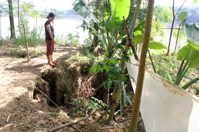 Nữ đại biểu đọc thơ chất vấn giám đốc sở về nạn cát tặc