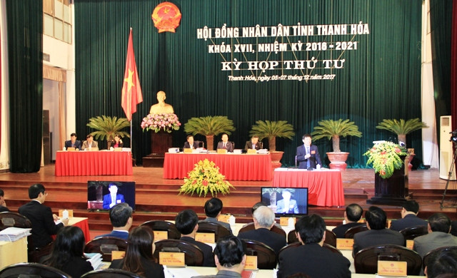 Nữ đại biểu đọc thơ chất vấn giám đốc sở về nạn cát tặc