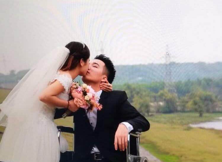 4 chuyện tình cổ tích ngoài đời thực khiến cả nghìn người xúc động nhất năm 2017 4 chuyện tình cổ tích ngoài đời thực khiến cả nghìn người xúc động nhất năm 2017