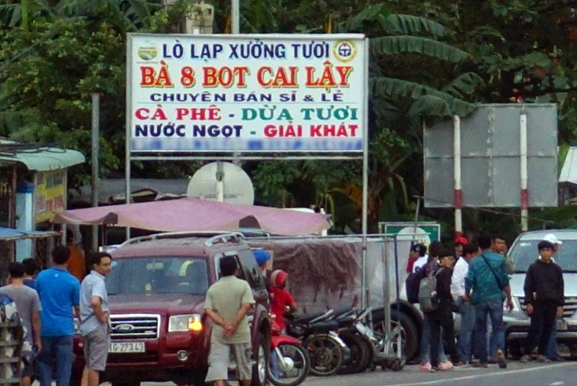 Công an mời chủ quán nước gần trạm BOT Cai Lậy lên làm việc