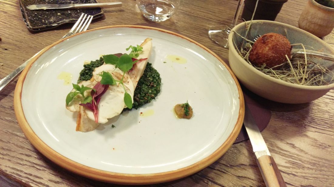 Thịt gà sang chảnh giá 1 triệu đồng/kg có gì đặc biệt?