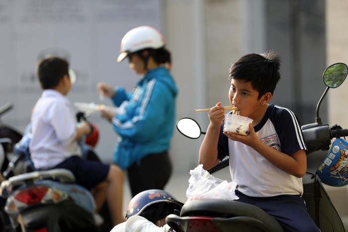 Giờ vào lớp quá sớm, học trò đờ đẫn vì thiếu ngủ