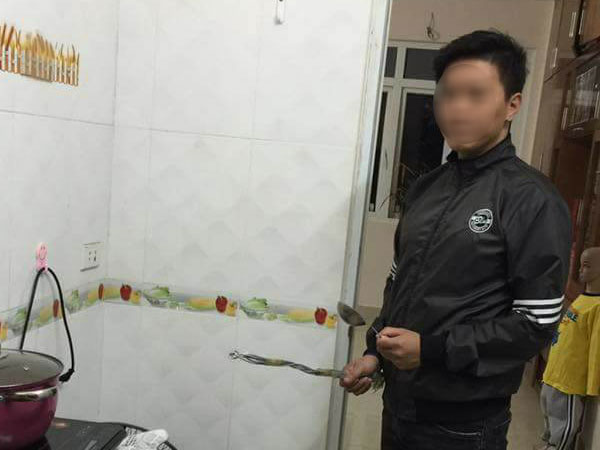 Bé trai 10 tuổi bị bố đánh đập dã man: Lời khai của người bố