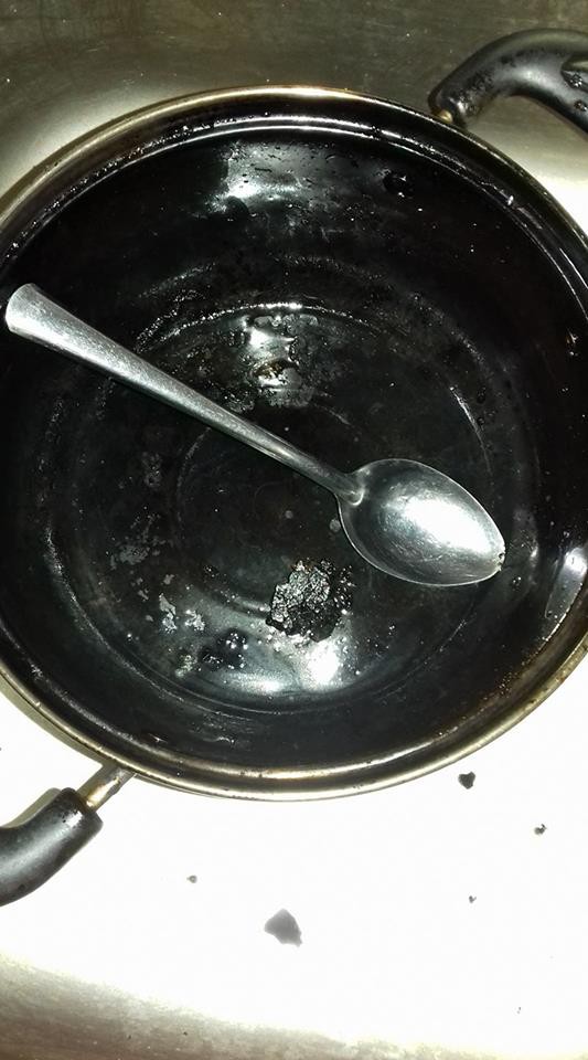 Cười rụng rốn với những pha mất não của hội mẹ bỉm sau sinh: Cá kho hóa cá thui rơm, tương ớt thành tương than