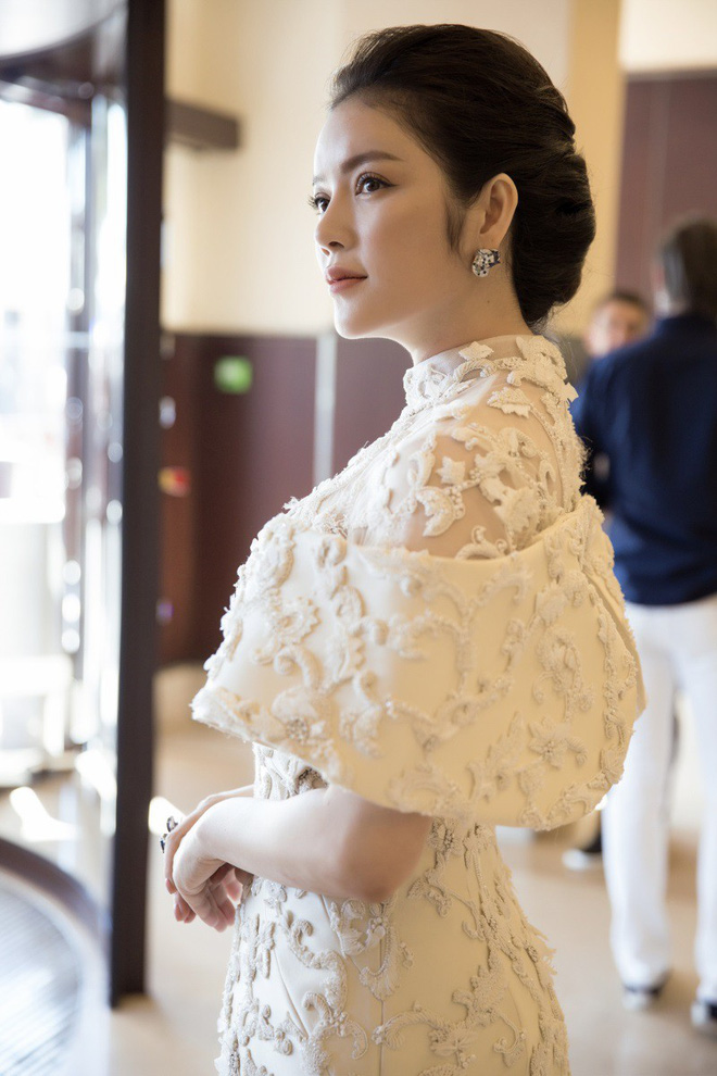 Đồng nghiệp cùng lứa đã cưới từ bao giờ nhưng những sao nữ này vẫn bình chân như vại, ai hối cưới cũng mặc kệ