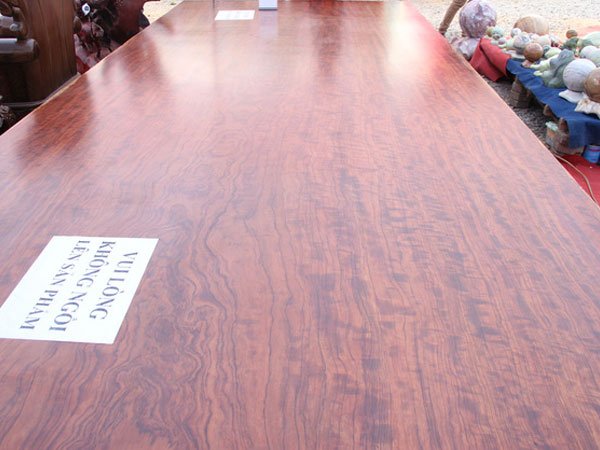 Chiếc sập gỗ cẩm nghìn năm tuổi giá hơn 3 tỷ ở Hà Nội