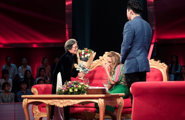 Nước mắt Trấn Thành và điều Sau ánh hào quang chưa bao giờ làm được