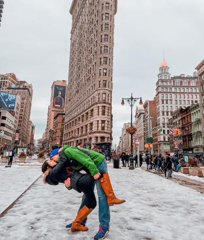 Cái kết ngọt trong bộ ảnh hôn sâu của cặp đôi yêu xa 13.000km suốt 3 năm