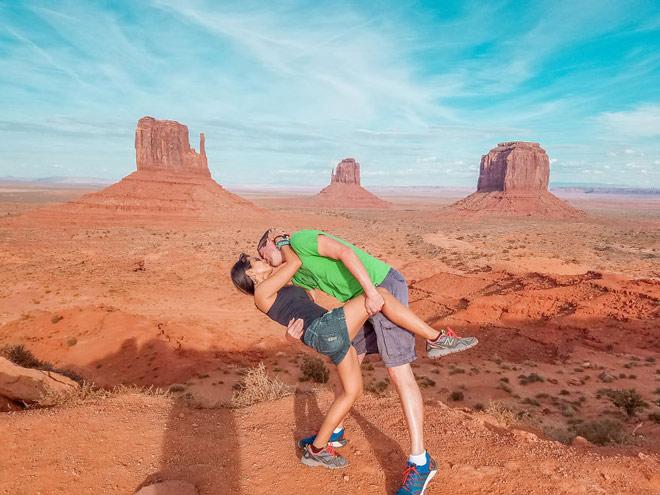 Cái kết ngọt trong bộ ảnh hôn sâu của cặp đôi yêu xa 13.000km suốt 3 năm