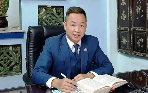 Bạo hành con trai 10 tuổi đến rạn sọ não, bố đẻ và người mẹ kế đối diện mức án 3 năm tù giam