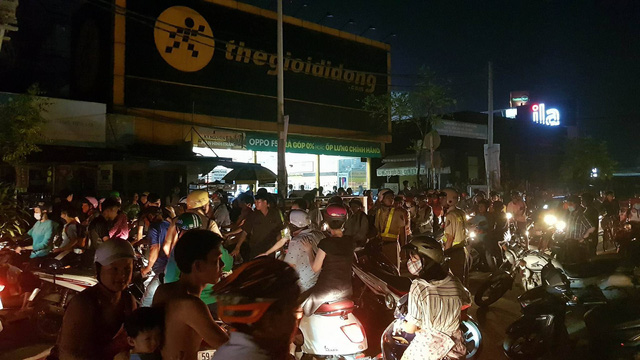 Quán lẩu dê bốc cháy, hàng trăm thực khách tháo chạy tán loạn