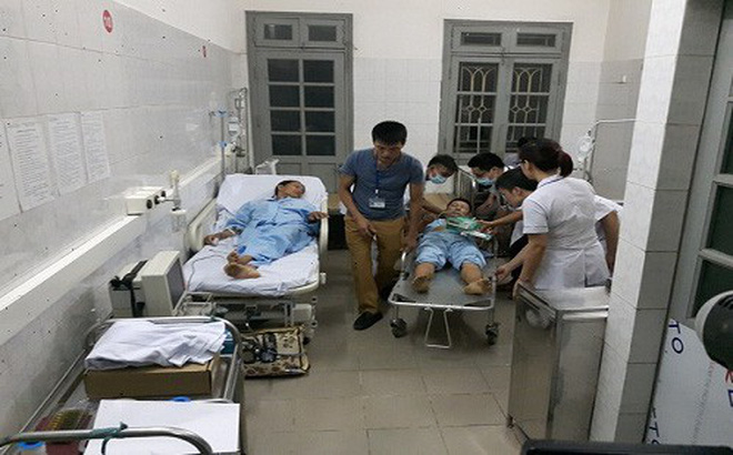 Chém nhau tại Trung tâm y tế huyện, 3 cán bộ bị thương