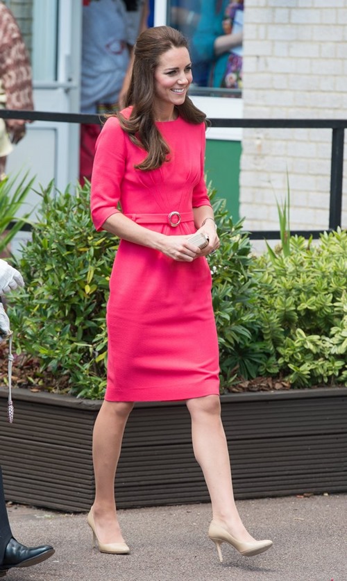 Đọ gu thời trang đẳng cấp của Công nương Kate Middleton và em dâu tương lai Meghan Markle