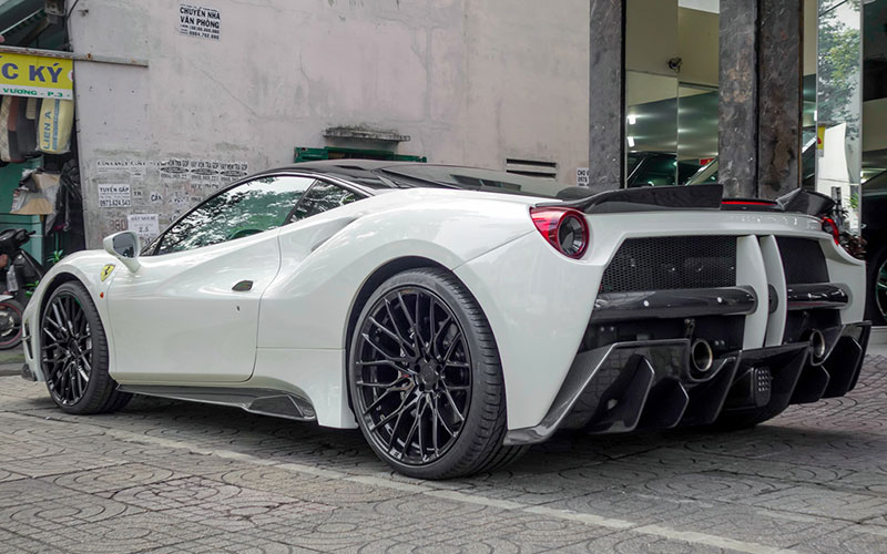 Ferrari 488 GTB Misha Deisgn đầu tiên tại Việt Nam