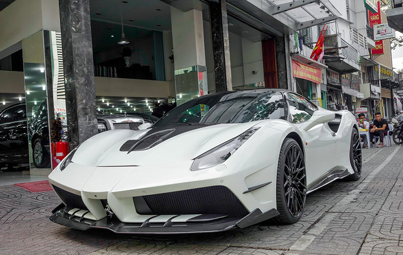 Ferrari 488 GTB Misha Deisgn đầu tiên tại Việt Nam