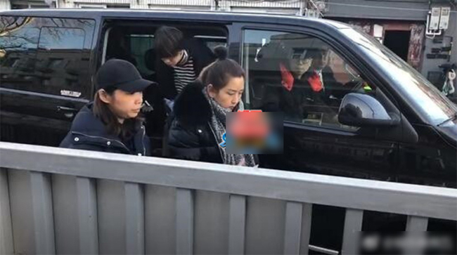 Tình cũ của Thích Tiểu Long ly dị chồng