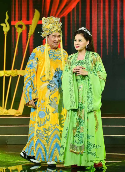 Giá mà Sau ánh hào quang chậm 1 nhịp, thì hình ảnh đẹp đẽ của gia đình Lê Giang đã giữ mãi thế này