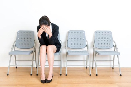 25 tuổi chưa có người yêu, cô gái bị đánh trượt phỏng vấn