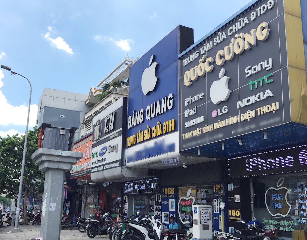 Apple sẽ mạnh tay xử các cửa hàng Việt Nam treo logo trái táo bừa bãi