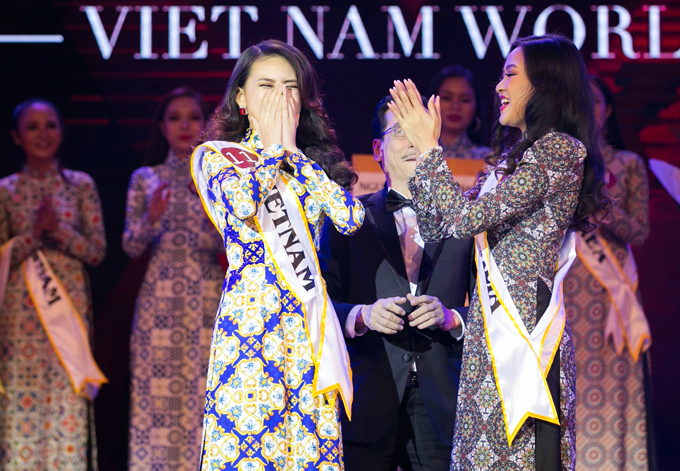 Bản sao Ngọc Trinh đăng quang Á hậu Áo dài tại CH Czech