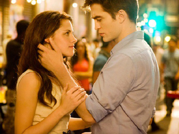 Suốt bữa cơm ở nhà người yêu, em chỉ biết cúi gằm mặt vì ngượng ngùng xấu hổ