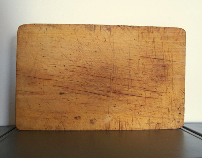 Bạn sẽ từ bỏ ngay việc làm sạch thớt bằng nước rửa bát sau khi biết sự thật này