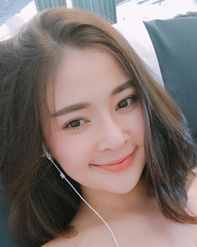 Hot girl phồn thực Đà Nẵng khoe ảnh đẹp từ trong trứng