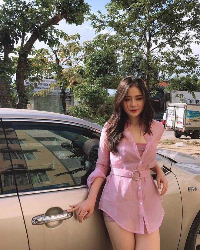 Hot girl phồn thực Đà Nẵng khoe ảnh đẹp từ trong trứng