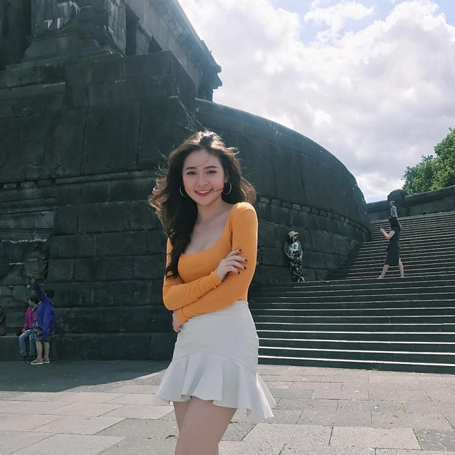 Hot girl phồn thực Đà Nẵng khoe ảnh đẹp từ trong trứng