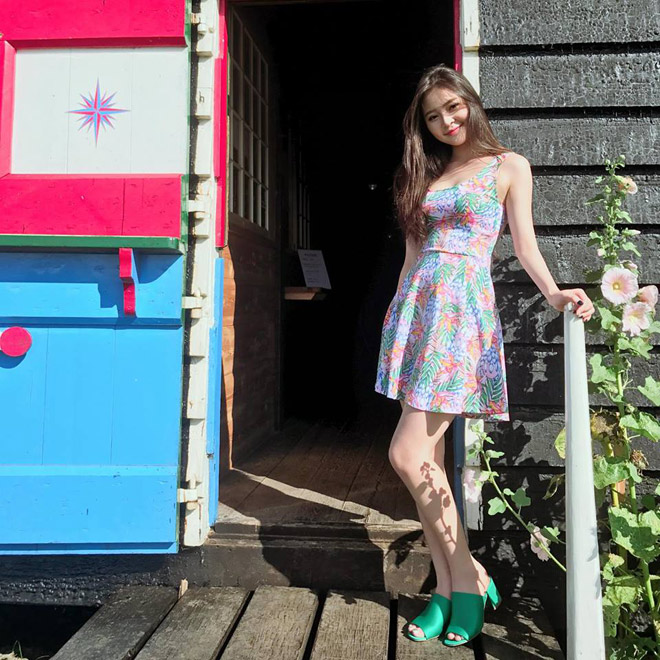 Hot girl phồn thực Đà Nẵng khoe ảnh đẹp từ trong trứng