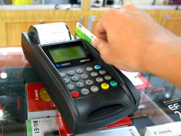 Ngành thuế TP HCM muốn người ăn nhà hàng trả tiền bằng thẻ