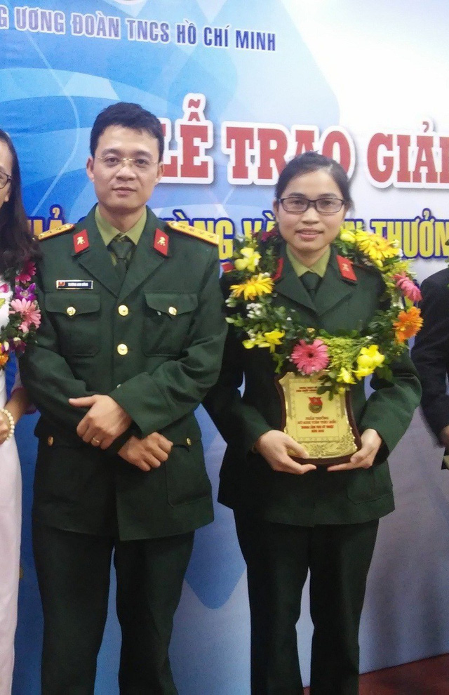 Bóng hồng hiếm hoi giành ngôi vương đầu ra Học viện Kỹ thuật Quân sự Bóng hồng hiếm hoi giành ngôi vương đầu ra Học viện Kỹ thuật Quân sự