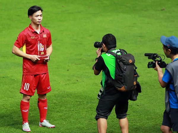 Công Phượng hay nhất trận Việt Nam thắng đậm Myanmar