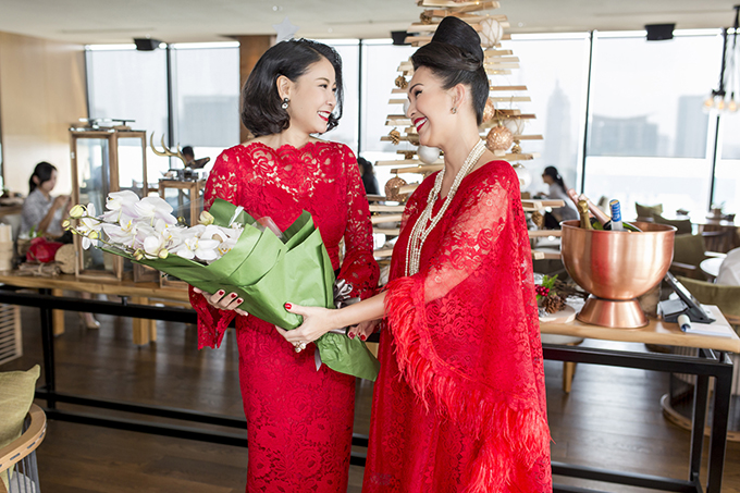 Dàn người đẹp không tuổi diện váy đỏ rực mừng sinh nhật Diễm My