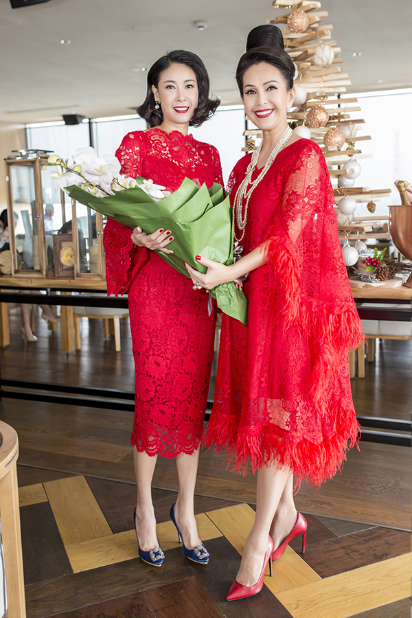 Dàn người đẹp không tuổi diện váy đỏ rực mừng sinh nhật Diễm My