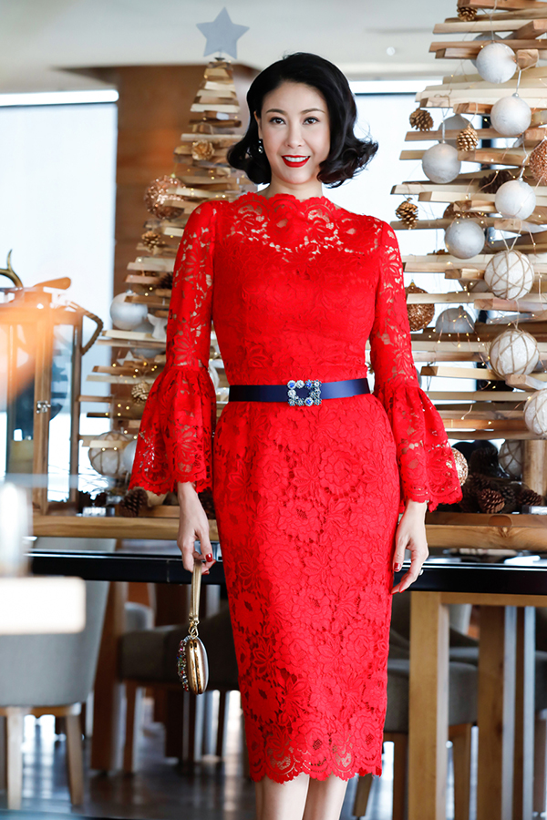 Dàn người đẹp không tuổi diện váy đỏ rực mừng sinh nhật Diễm My