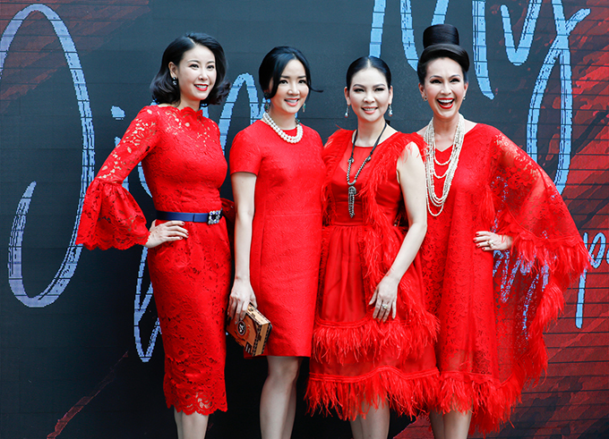 Dàn người đẹp không tuổi diện váy đỏ rực mừng sinh nhật Diễm My