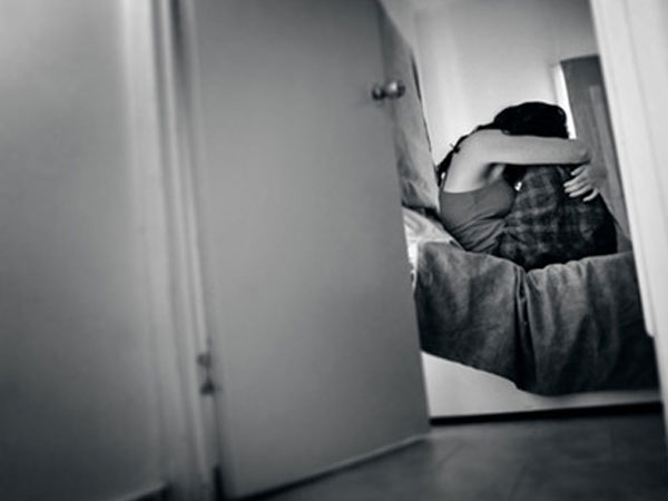 Bắt khẩn cấp thanh niên giở trò đồi bại với thiếu nữ 14 tuổi