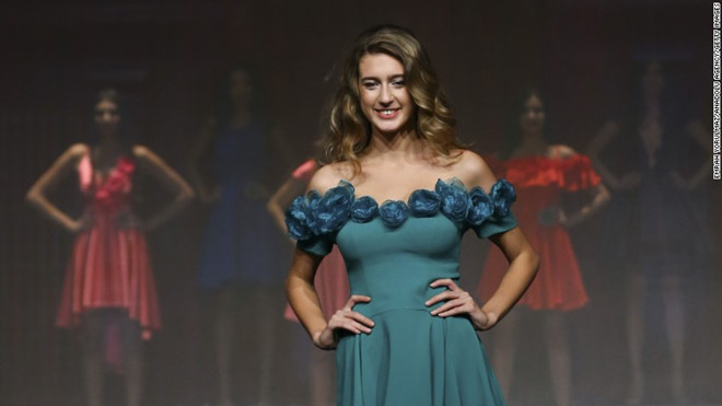 Hoa hậu 18 tuổi của Thổ Nhĩ Kỳ vừa bị tước vương miện đối diện án tù