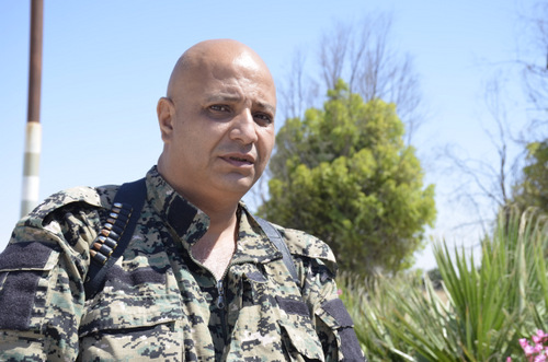 Chỉ huy nổi dậy Syria nói Mỹ cho hàng nghìn tay súng IS rút khỏi Raqqa