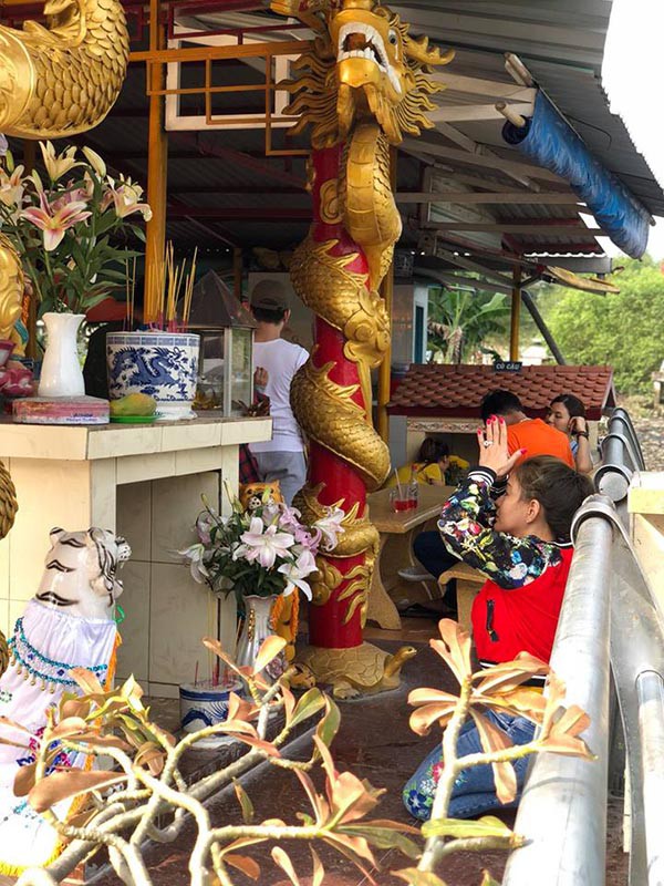 Lê Giang đi chùa tìm sự bình yên sau phát ngôn gây xôn xao về chồng cũ