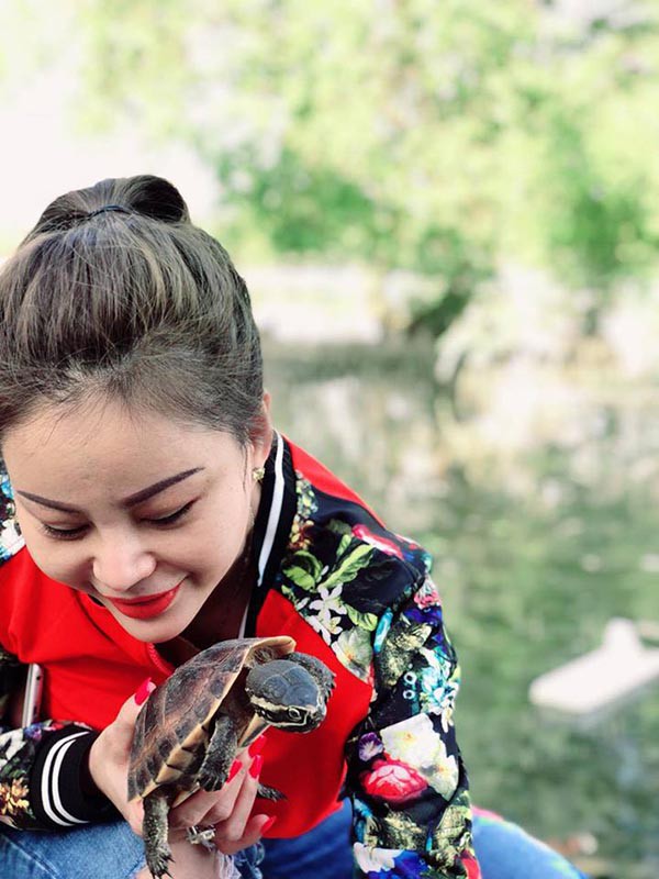 Lê Giang đi chùa tìm sự bình yên sau phát ngôn gây xôn xao về chồng cũ