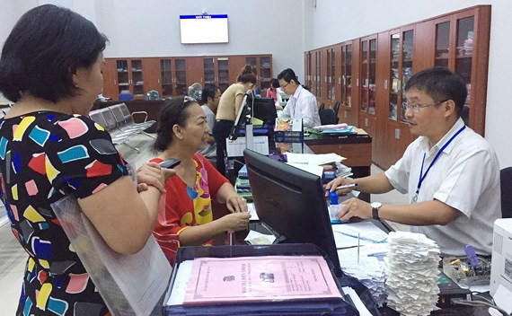 Công chức TP.HCM: 3 năm tăng lương thêm được 400.000 đồng