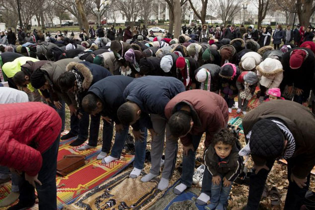 Người Hồi giáo đổ về Nhà Trắng phản đối ông Trump sau quyết định chấn động