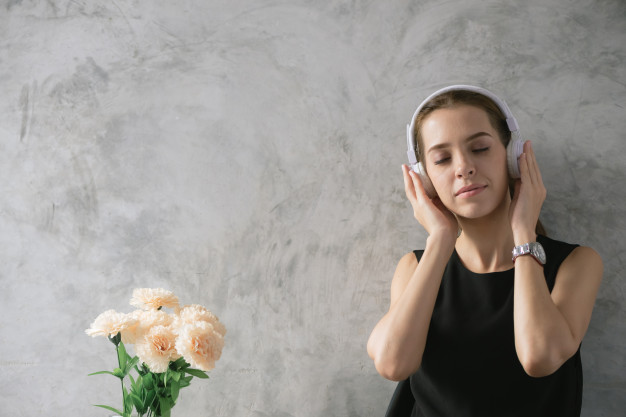 Phụ nữ có chồng đại gia không bằng dám buông bỏ việc nhà