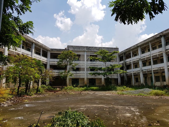 TPHCM: Sẽ phá bỏ ngôi trường 20 tỷ đồng bỏ hoang gần 10 năm