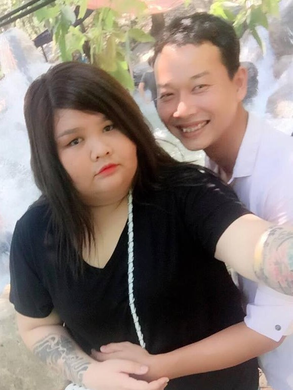 Chăm vợ 120 kg mới cưới: Khi người ta yêu nhau không vì ngoại hình Chăm vợ 120 kg mới cưới: Khi người ta yêu nhau không vì ngoại hình
